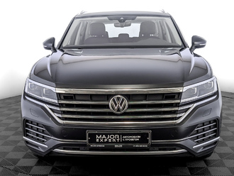 фото Volkswagen Touareg III 2020