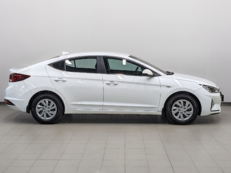 фото Hyundai Elantra VI 2020