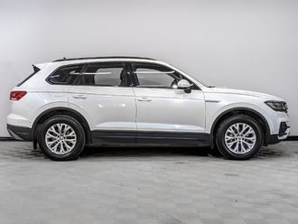 фото Volkswagen Touareg III 2020