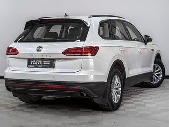 фото Volkswagen Touareg III 2020