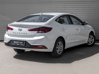 фото Hyundai Elantra VI 2020