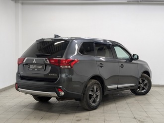 фото Mitsubishi Outlander III 2018