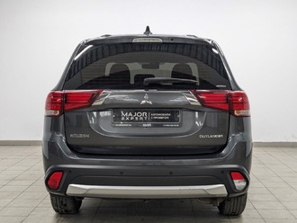 фото Mitsubishi Outlander III 2018