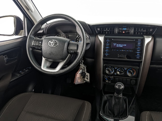 фото Toyota Fortuner II 2019