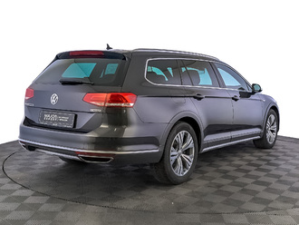 фото Volkswagen Passat B8 2018