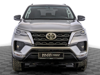 фото Toyota Fortuner II 2021