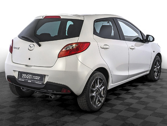 фото Mazda 2 (DE) 2013