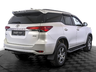 фото Toyota Fortuner II 2018