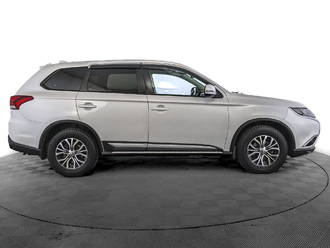 фото Mitsubishi Outlander III 2017