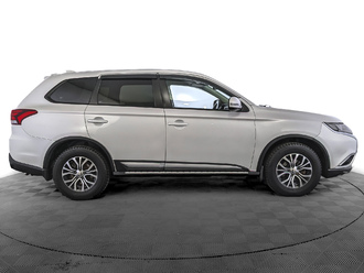 фото Mitsubishi Outlander III 2017