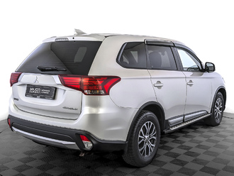 фото Mitsubishi Outlander III 2017