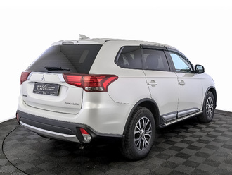 фото Mitsubishi Outlander III 2017