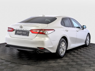 фото Toyota Camry VIII 2021