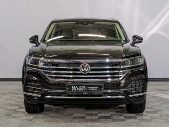 фото Volkswagen Touareg III 2019