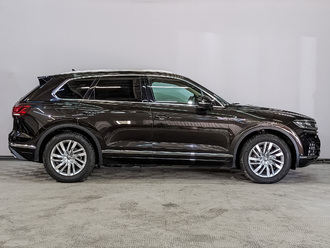 фото Volkswagen Touareg III 2019