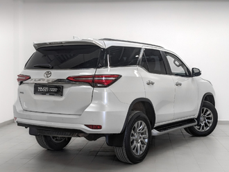 фото Toyota Fortuner II 2021