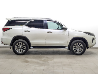 фото Toyota Fortuner II 2021