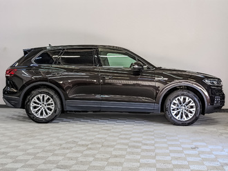 фото Volkswagen Touareg III 2020