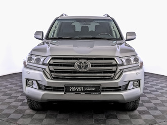 фото Toyota Land Cruiser 200 2018