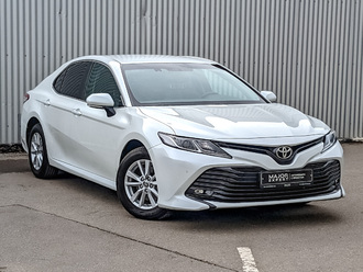 фото Toyota Camry VIII 2020