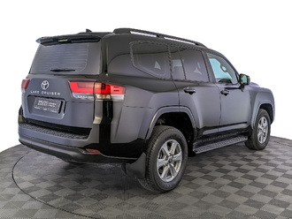 фото Toyota Land Cruiser 300 2022