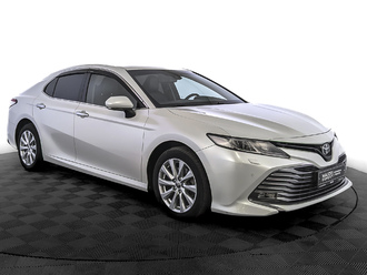 фото Toyota Camry VIII 2021