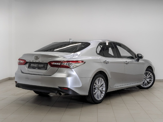 фото Toyota Camry VIII 2019