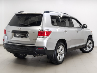 фото Toyota Highlander II 2011