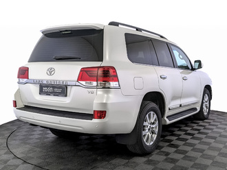 фото Toyota Land Cruiser 200 2018