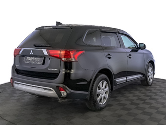 фото Mitsubishi Outlander III 2018