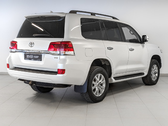 фото Toyota Land Cruiser 200 2020