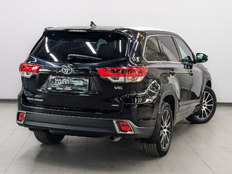 фото Toyota Highlander III 2018