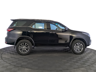 фото Toyota Fortuner II 2022