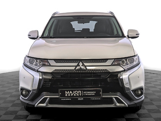 фото Mitsubishi Outlander III 2019