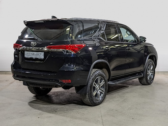 фото Toyota Fortuner II 2018