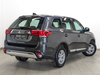 фото Mitsubishi Outlander III 2021