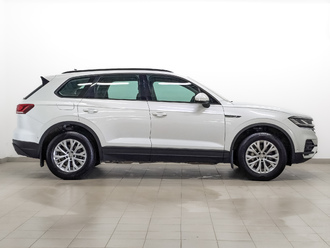 фото Volkswagen Touareg III 2020