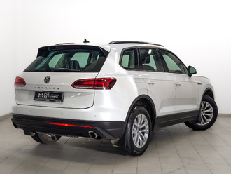 фото Volkswagen Touareg III 2020