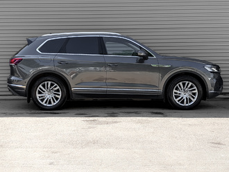 фото Volkswagen Touareg III 2019