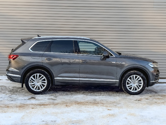 фото Volkswagen Touareg III 2019