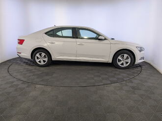 фото Skoda Superb III 2017