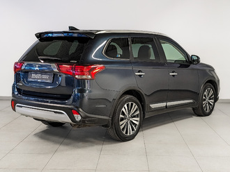 фото Mitsubishi Outlander III 2020