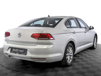 фото Volkswagen Passat B8 2019