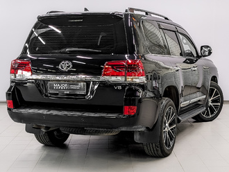 фото Toyota Land Cruiser 200 2016