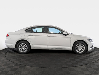 фото Volkswagen Passat B8 2019