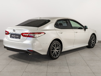 фото Toyota Camry VIII 2022