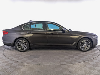 фото BMW 5 (G30/F90) 2018