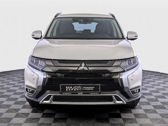 фото Mitsubishi Outlander III 2021