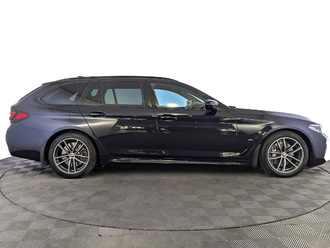 фото BMW 5 (G30/F90) 2022