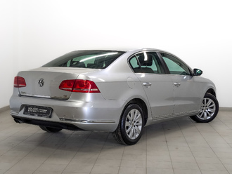 фото Volkswagen Passat B7 2011